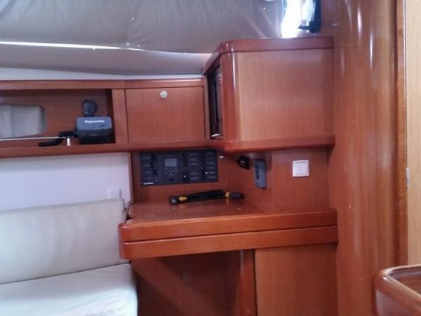 Beneteau Oceanis 37 | Romantica
