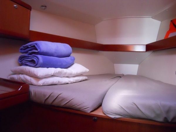 Beneteau Oceanis 37 | Romantica