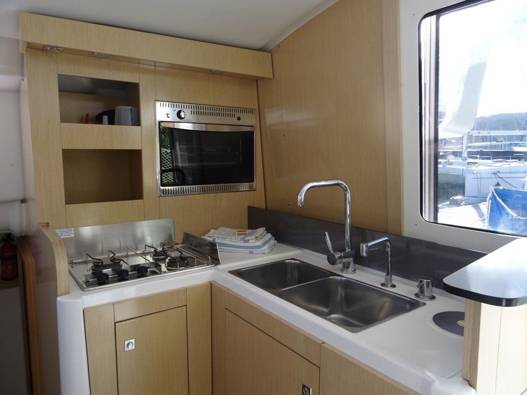 Fountaine Pajot Mahe 36 | Patchanka
