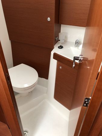 Beneteau Oceanis 38.1 | Nirvana