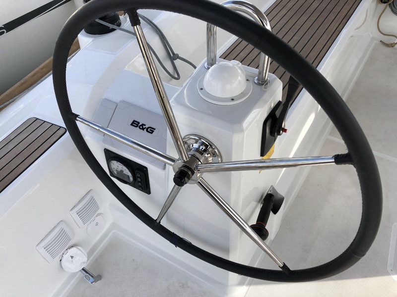 Beneteau Oceanis 38.1 | Simple Minds