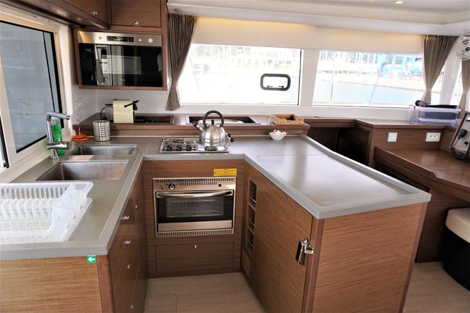 Lagoon 450 S | Salty Love