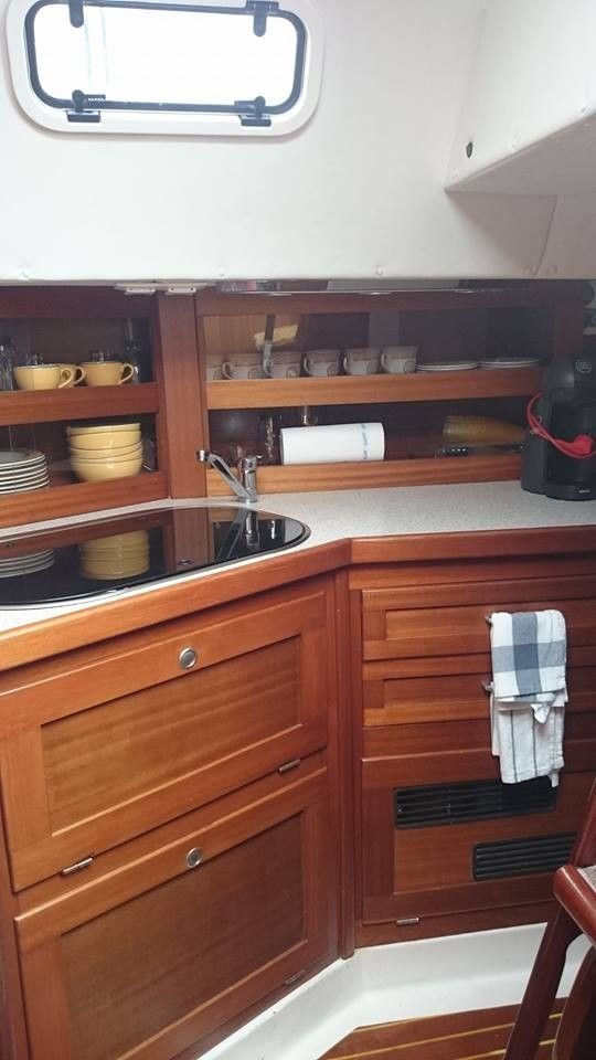 Enter 385 C | Salamon Király