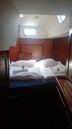 Enter 385 C | Salamon Király