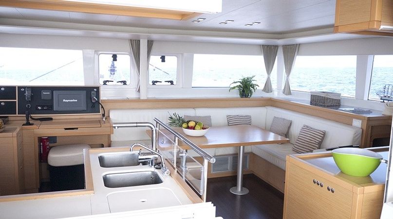 Lagoon 450 F | Balok