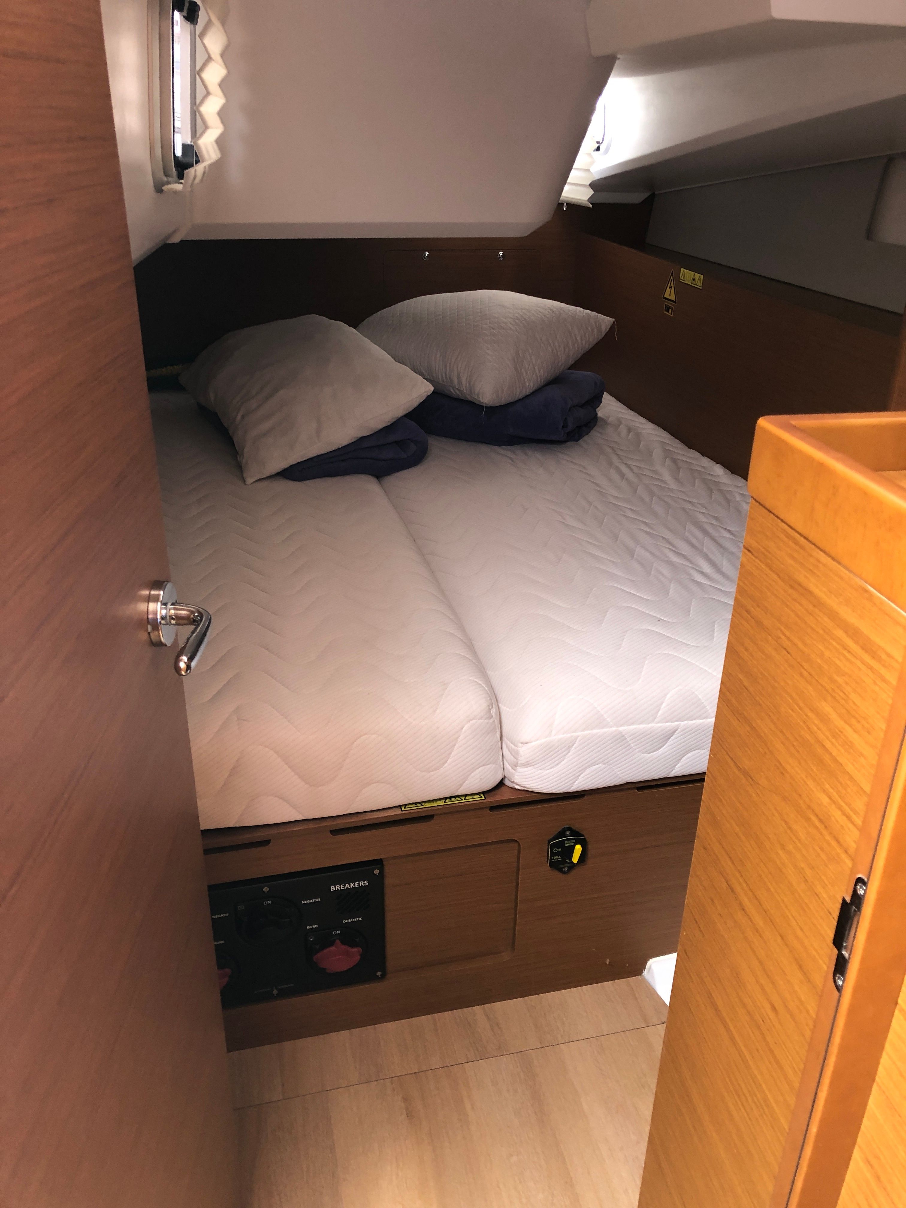 Jeanneau Sun Odyssey 490 | Aurora
