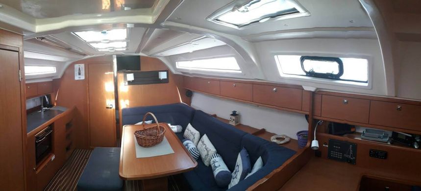 Bavaria Cruiser 41 | Sake