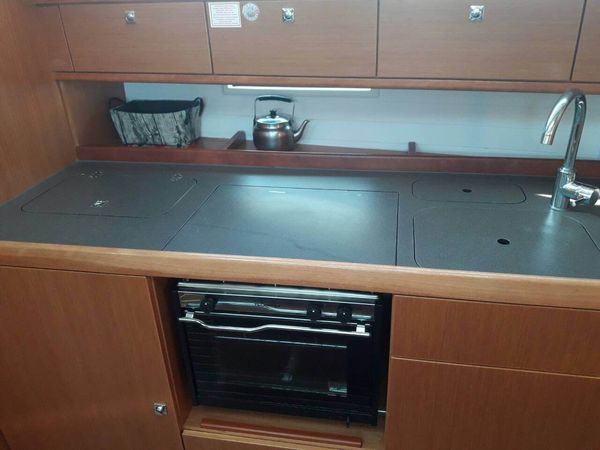 Bavaria Cruiser 41 | Sake