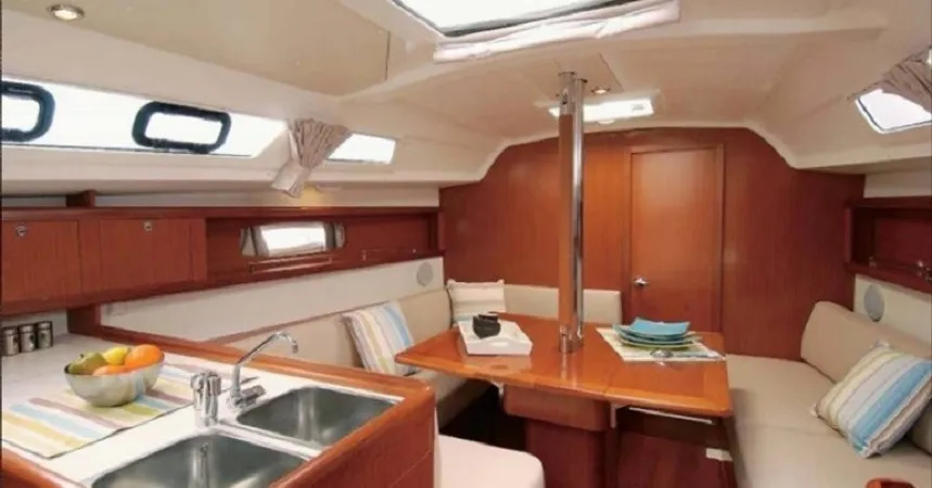 Beneteau Oceanis 34 | Calma4