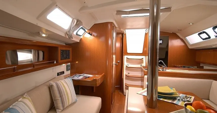 Beneteau Oceanis 34 | Calma5