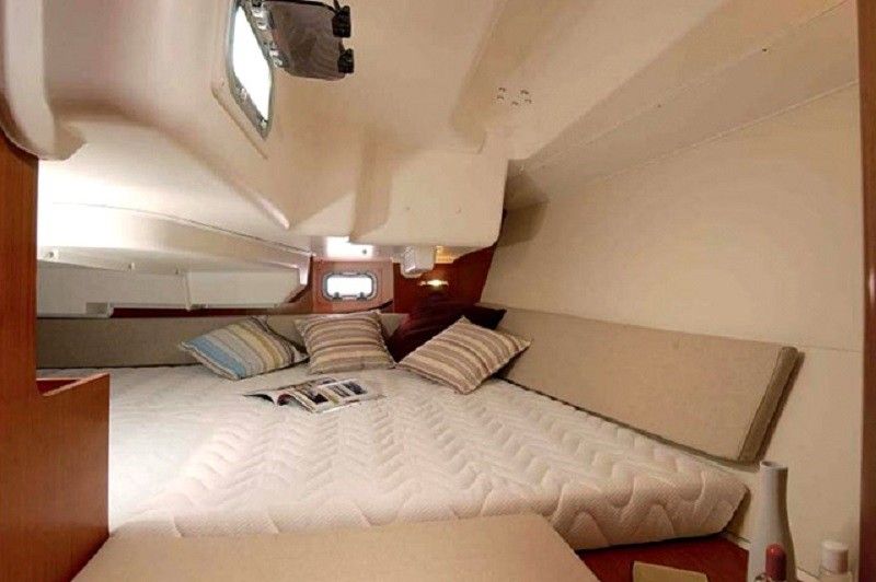 Beneteau Oceanis 34 | Calma6