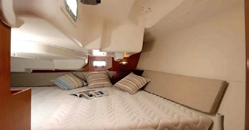 Beneteau Oceanis 34 | Calma6