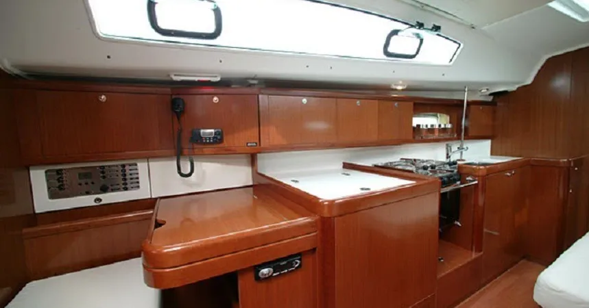 Beneteau Oceanis 40 | Galaxy5