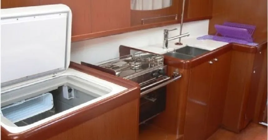 Beneteau Oceanis 40 | Galaxy6