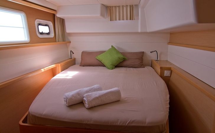 Lagoon 450 F | Shantaram