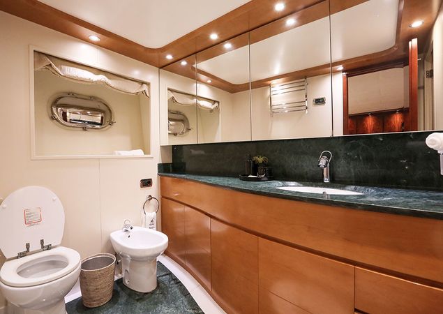 Astondoa 102 | Blosson