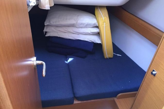 Jeanneau Sun Odyssey 36 | King Julian
