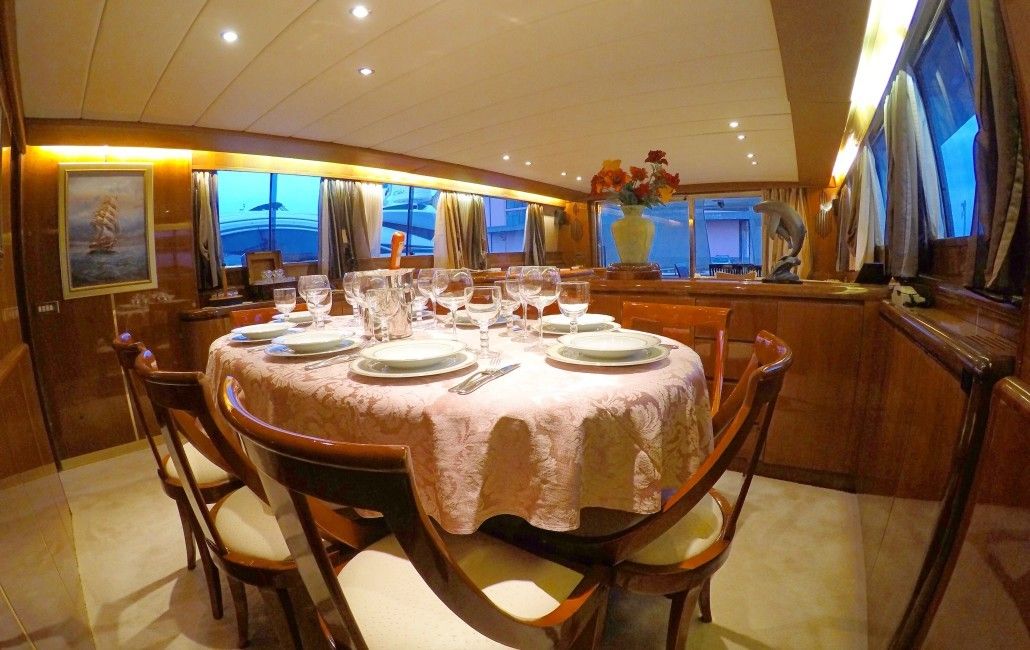 Falcon 76 | Lady Bibi