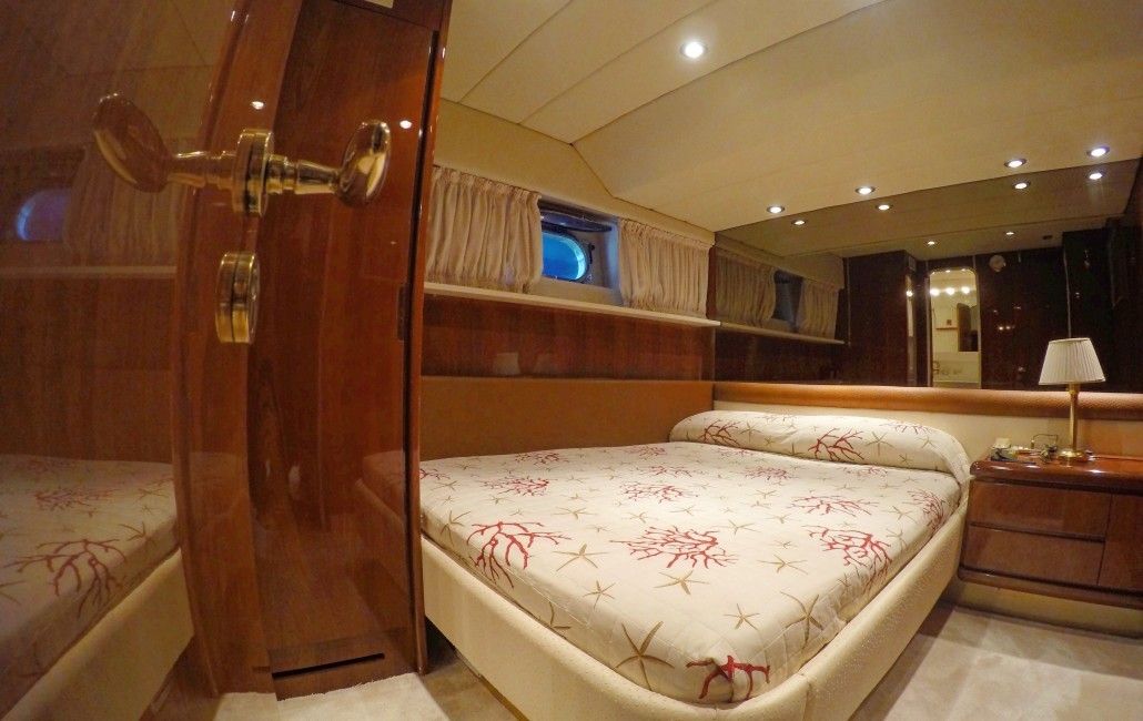 Falcon 76 | Lady Bibi