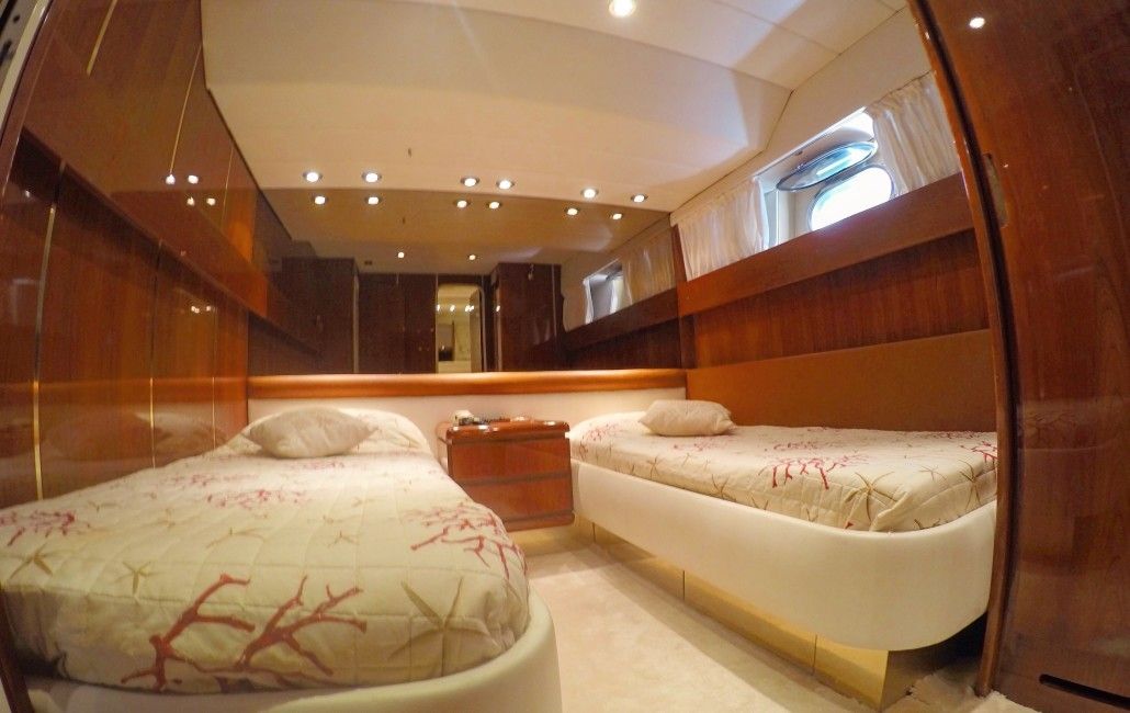 Falcon 76 | Lady Bibi