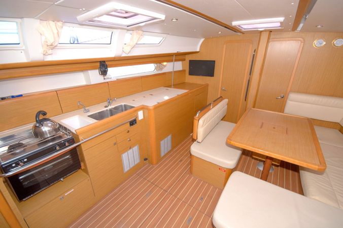 Jeanneau Sun Odyssey 44i | Miss Devereux