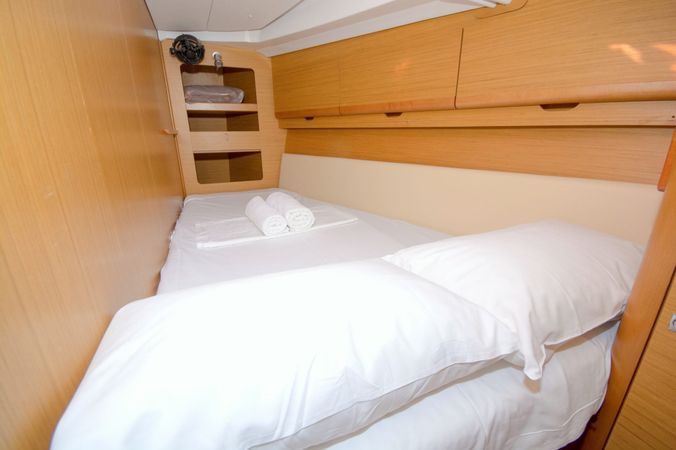 Jeanneau Sun Odyssey 44i | Miss Devereux