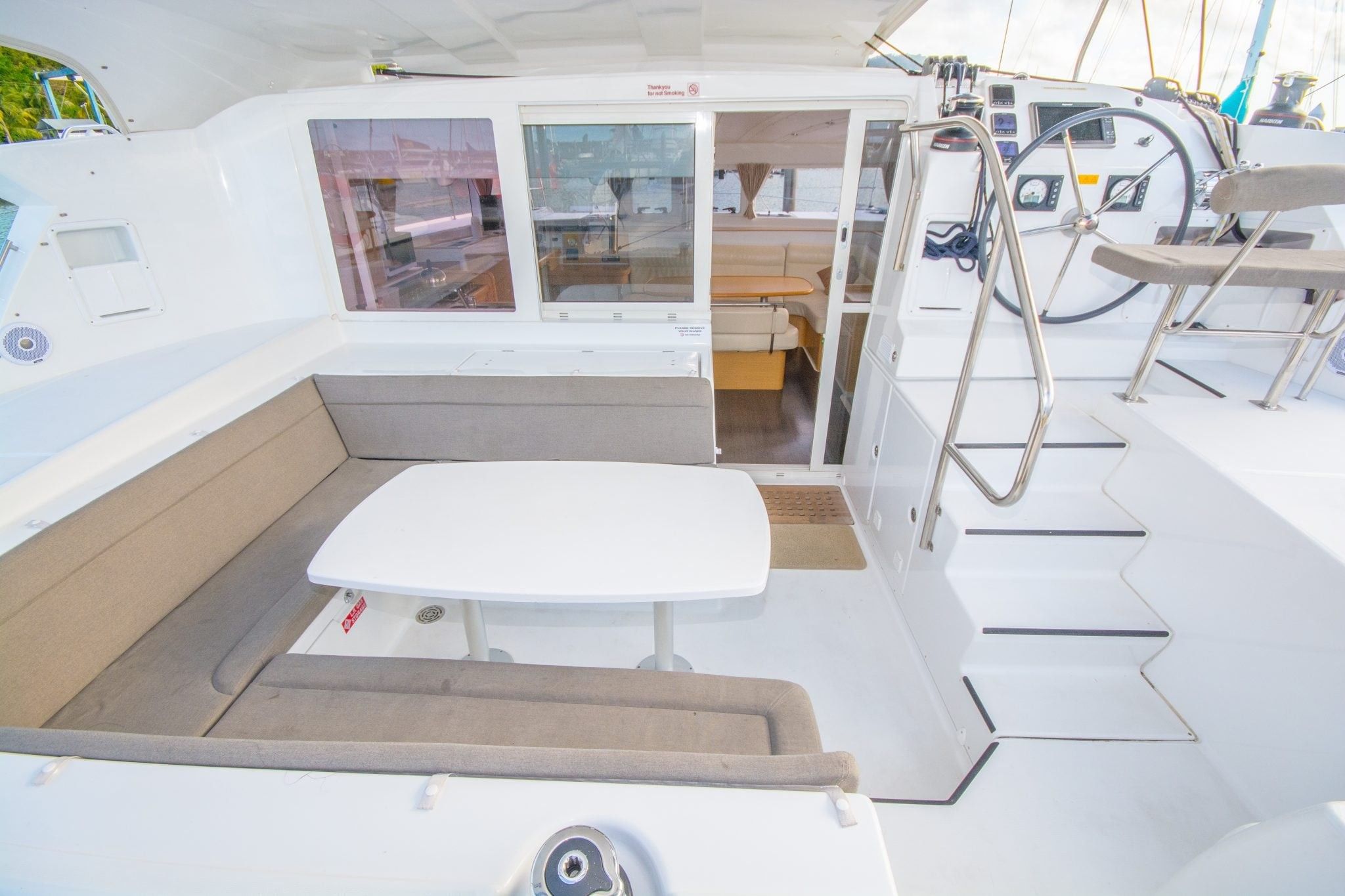 Lagoon 421 | Traviata