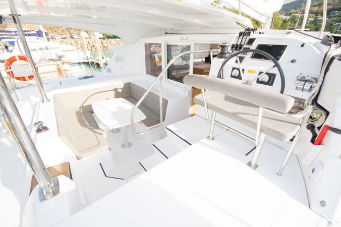 Lagoon 421 | Traviata