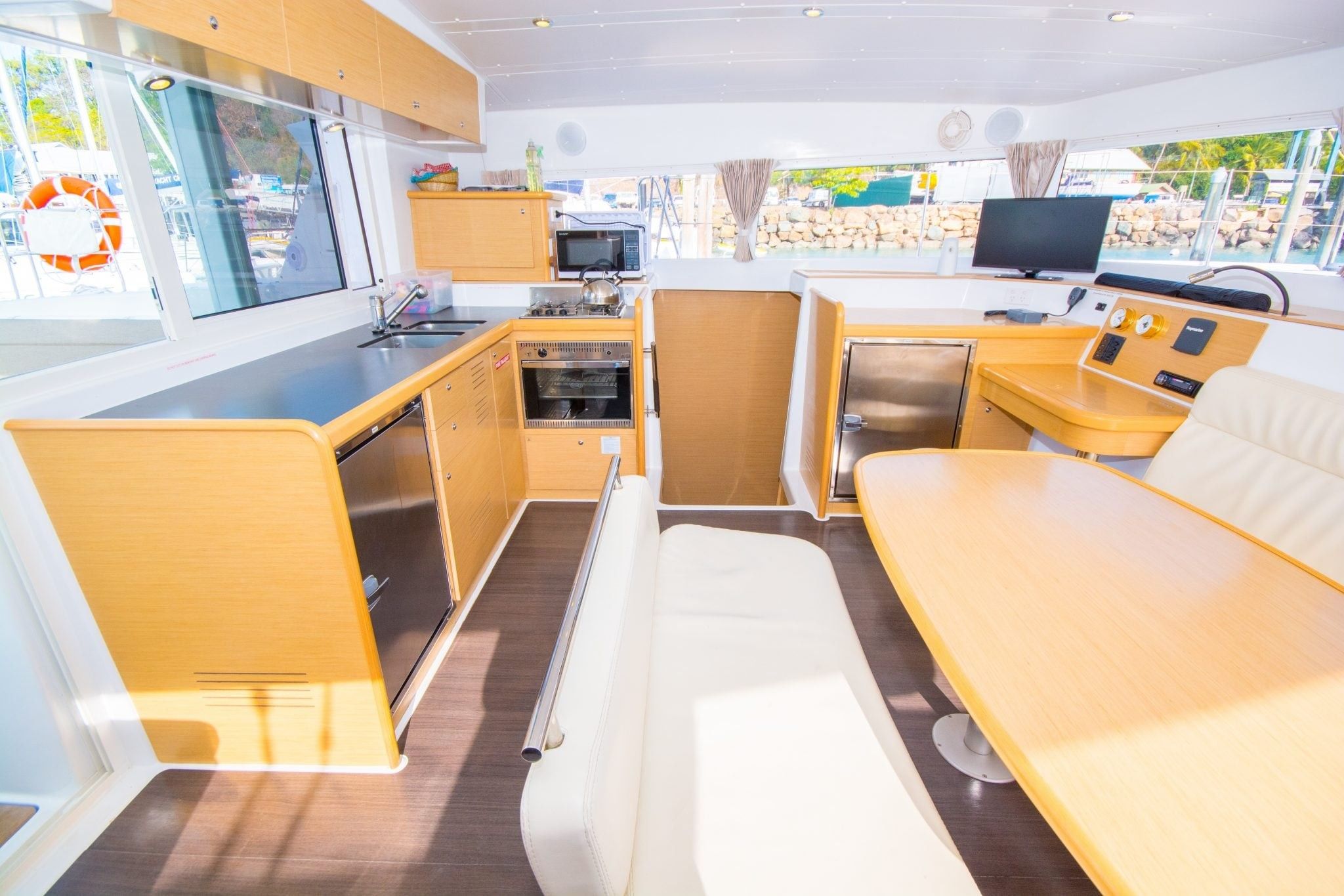 Lagoon 421 | Traviata