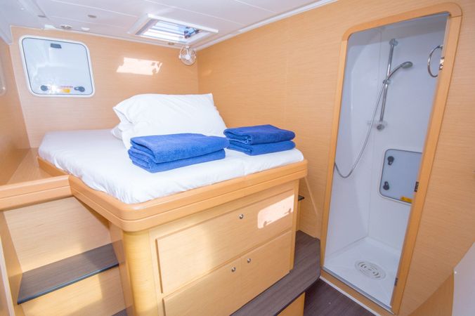 Lagoon 421 | Traviata