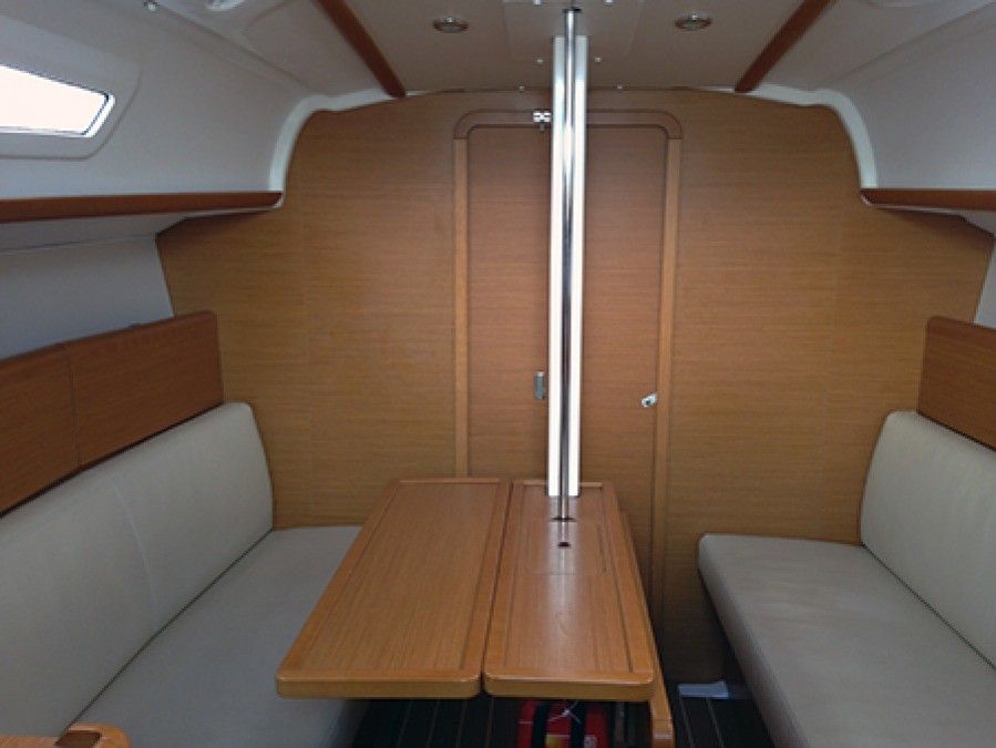 Jeanneau Sun Odyssey 30i | Happy Day