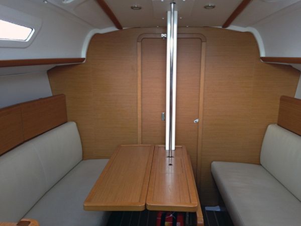 Jeanneau Sun Odyssey 30i | Happy Day