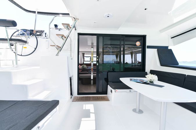 Lagoon 42 | Cloud Dancer