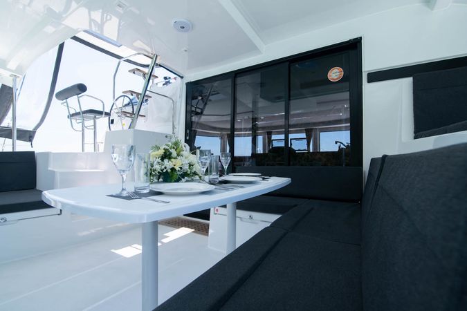 Lagoon 42 | Cloud Dancer