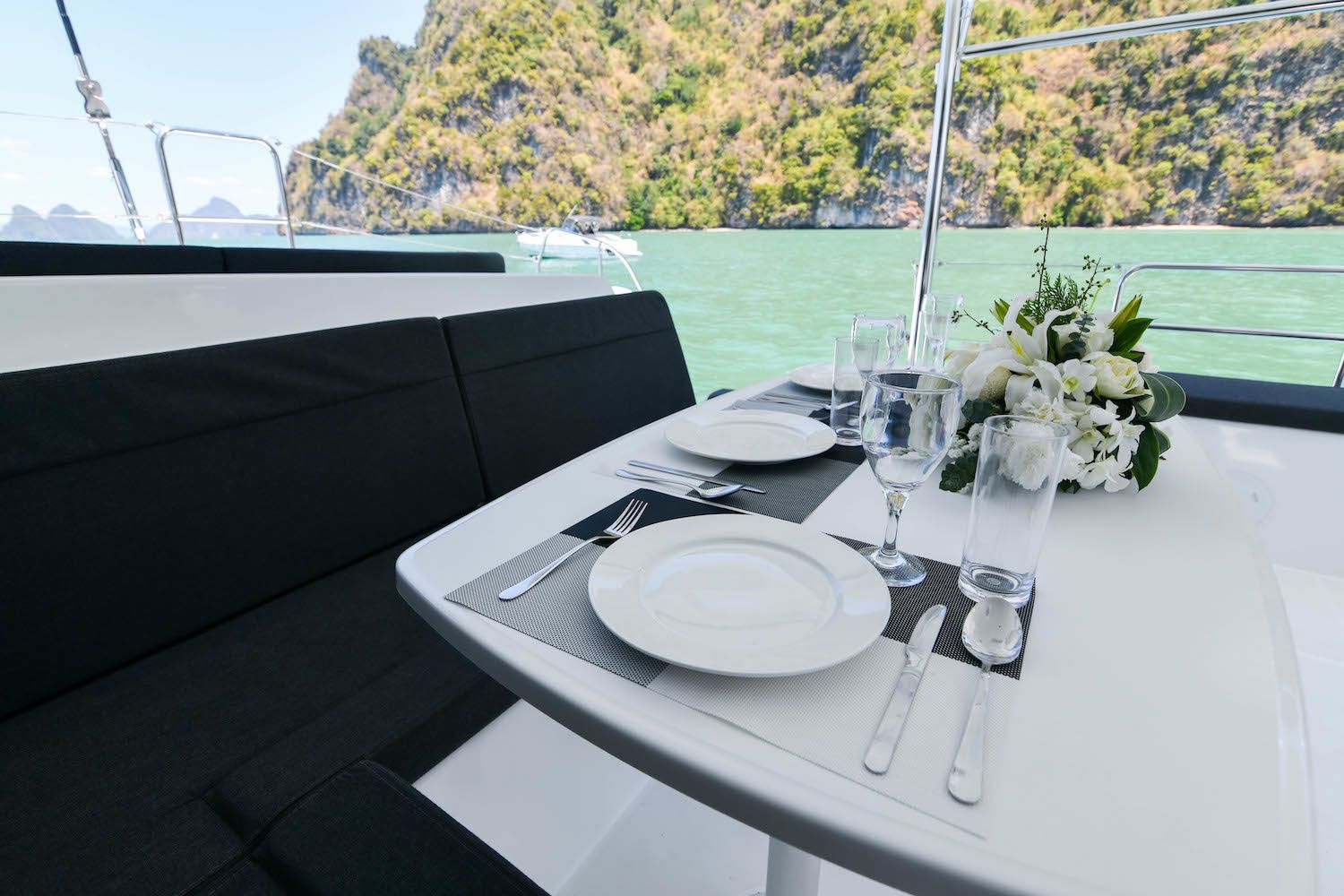 Lagoon 42 | Cloud Dancer