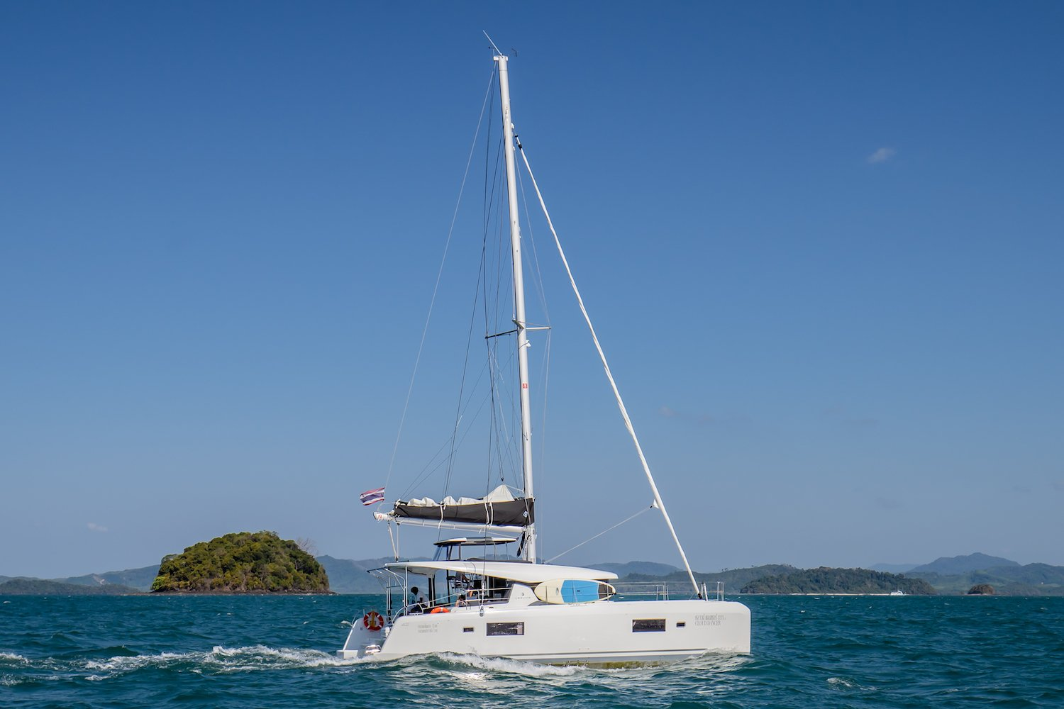 Lagoon 42 | Cloud Dancer