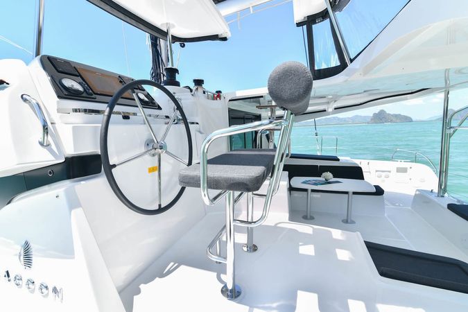 Lagoon 42 | Cloud Dancer