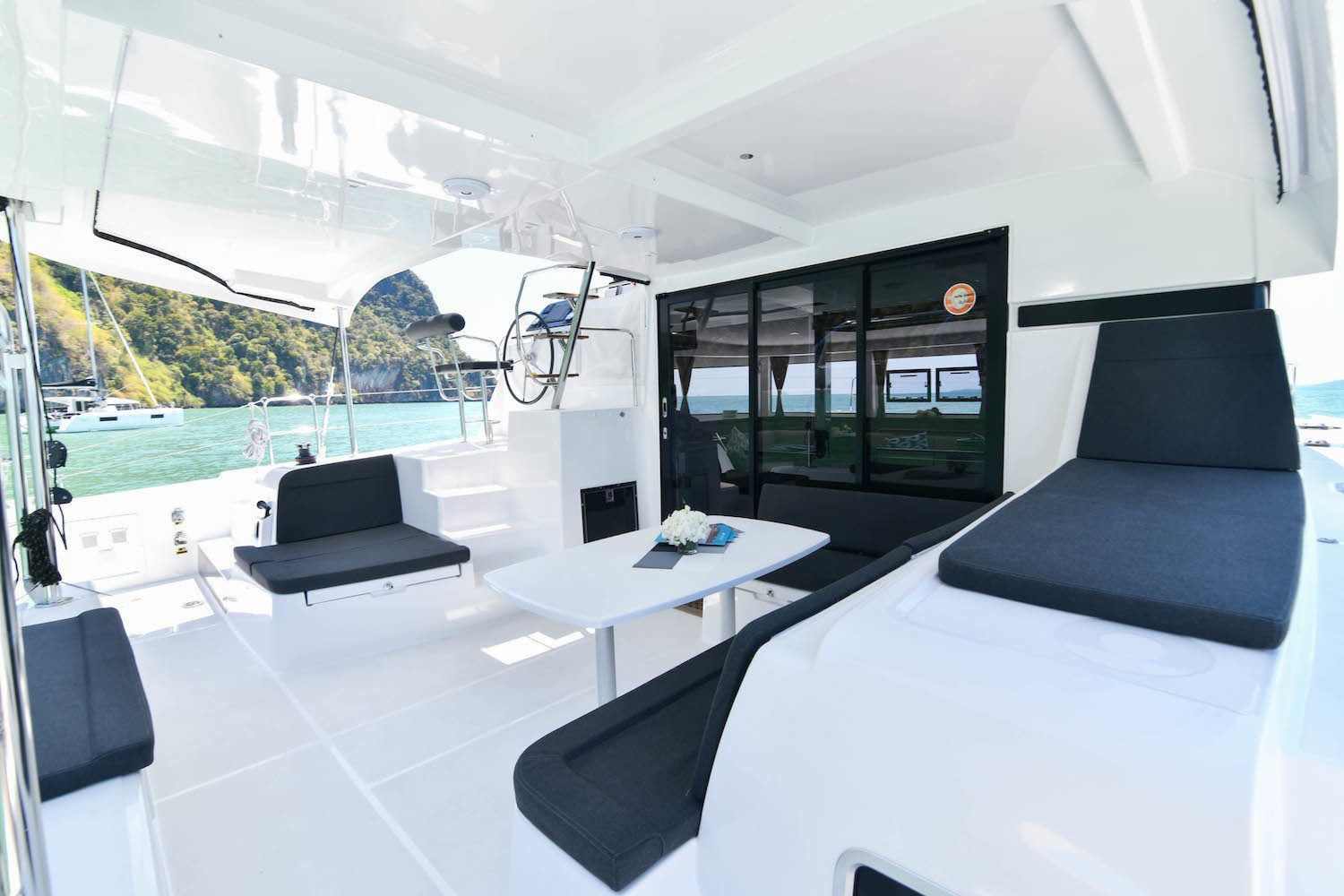 Lagoon 42 | Cloud Dancer