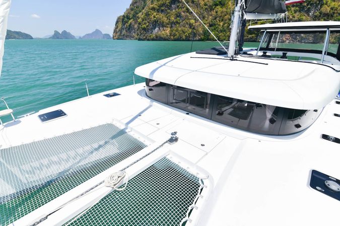 Lagoon 42 | Cloud Dancer