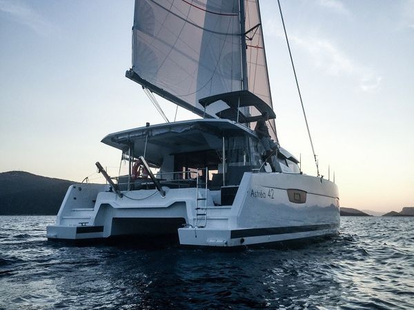 Fountaine Pajot Astrea 42 | Wave