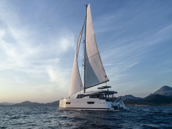 Fountaine Pajot Astrea 42 | Wave