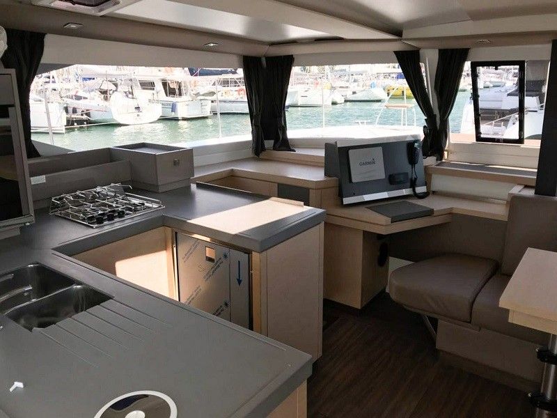Fountaine Pajot Astrea 42 | Wave