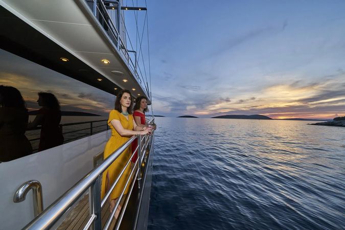 Custom Built 33 | Rara Avis