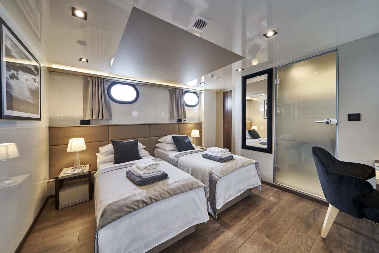 Custom Built 33 | Rara Avis