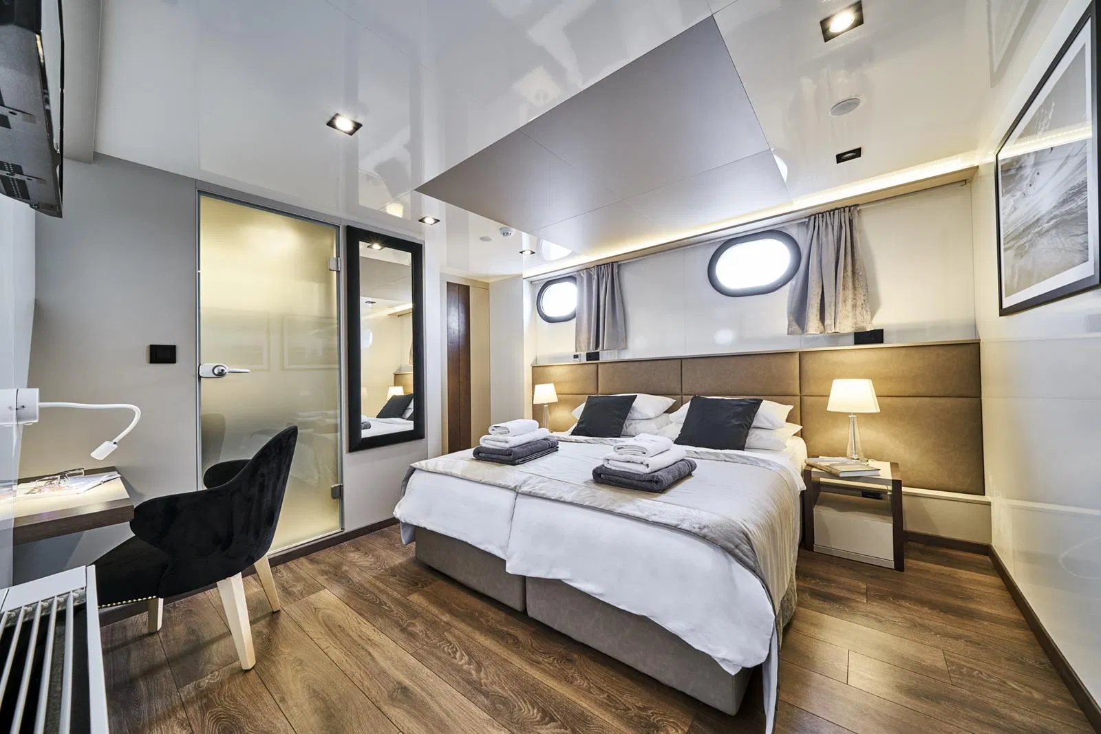 Custom Built 33 | Rara Avis