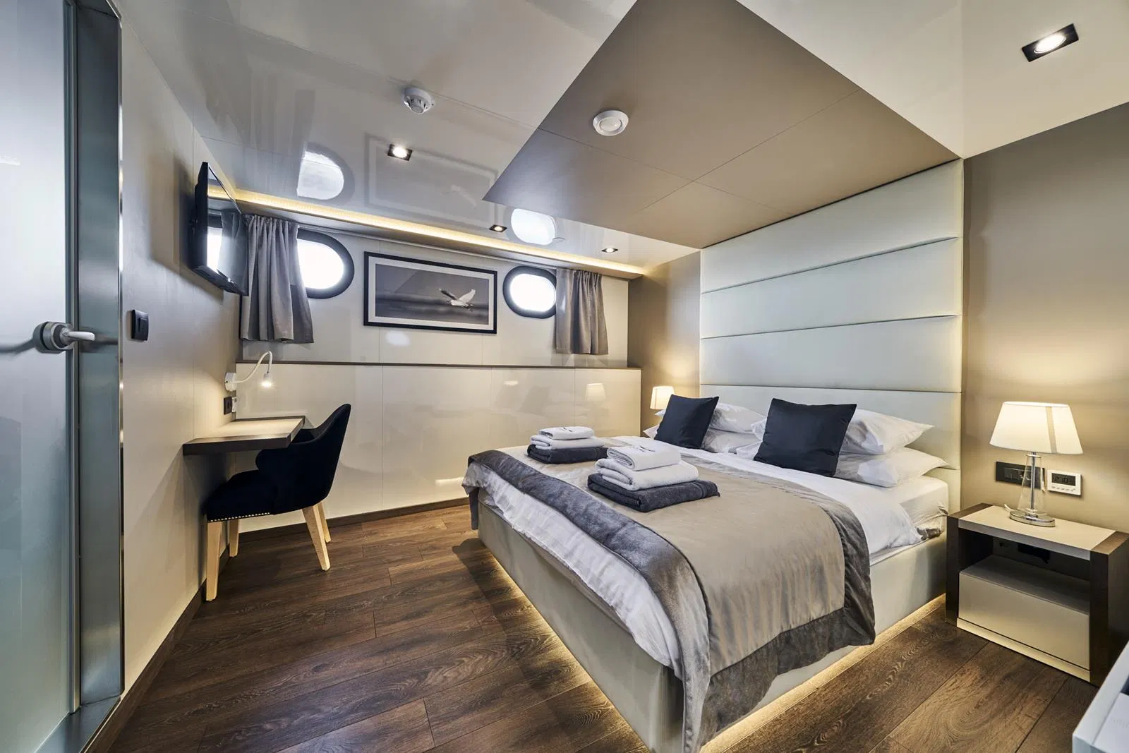 Custom Built 33 | Rara Avis