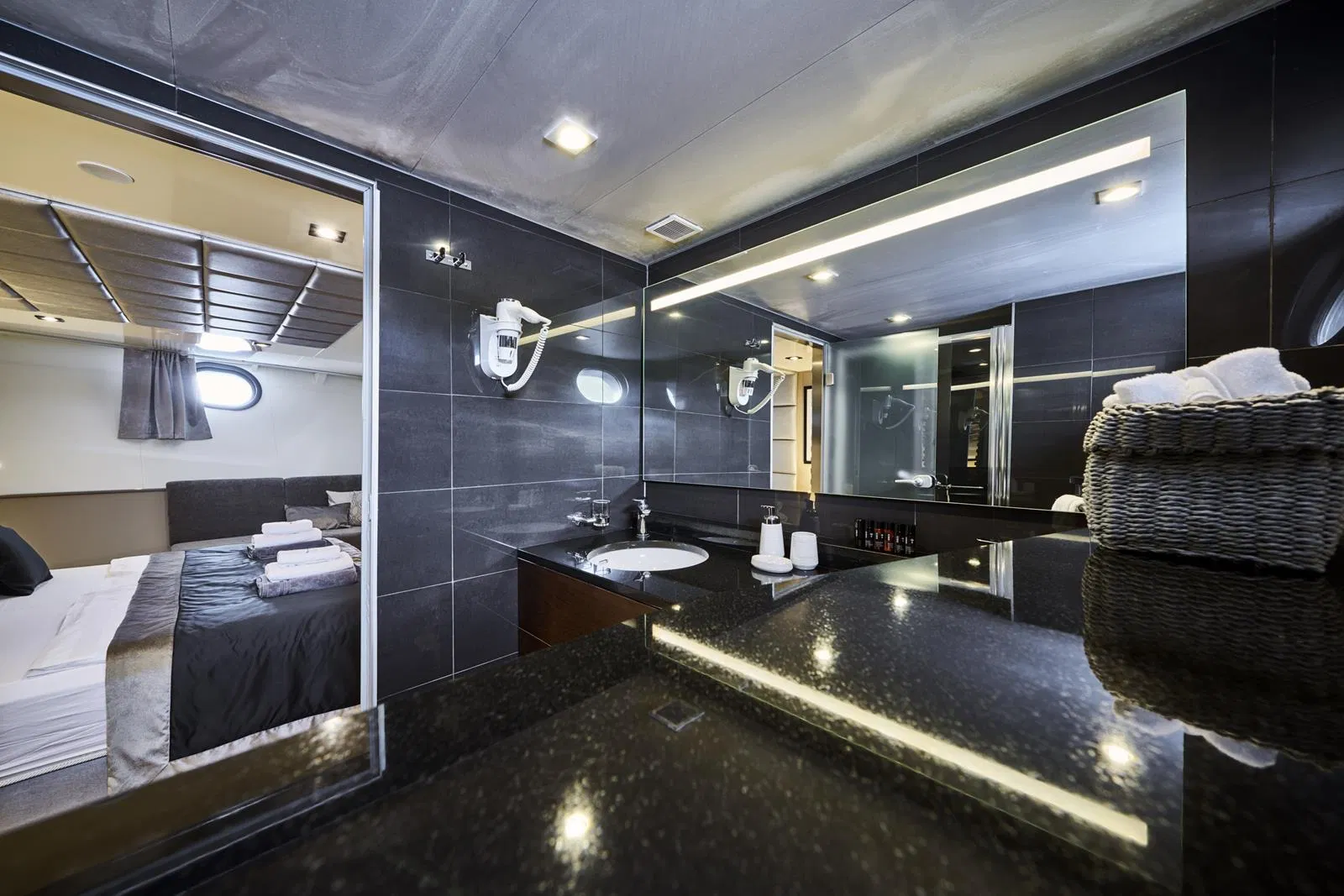 Custom Built 33 | Rara Avis