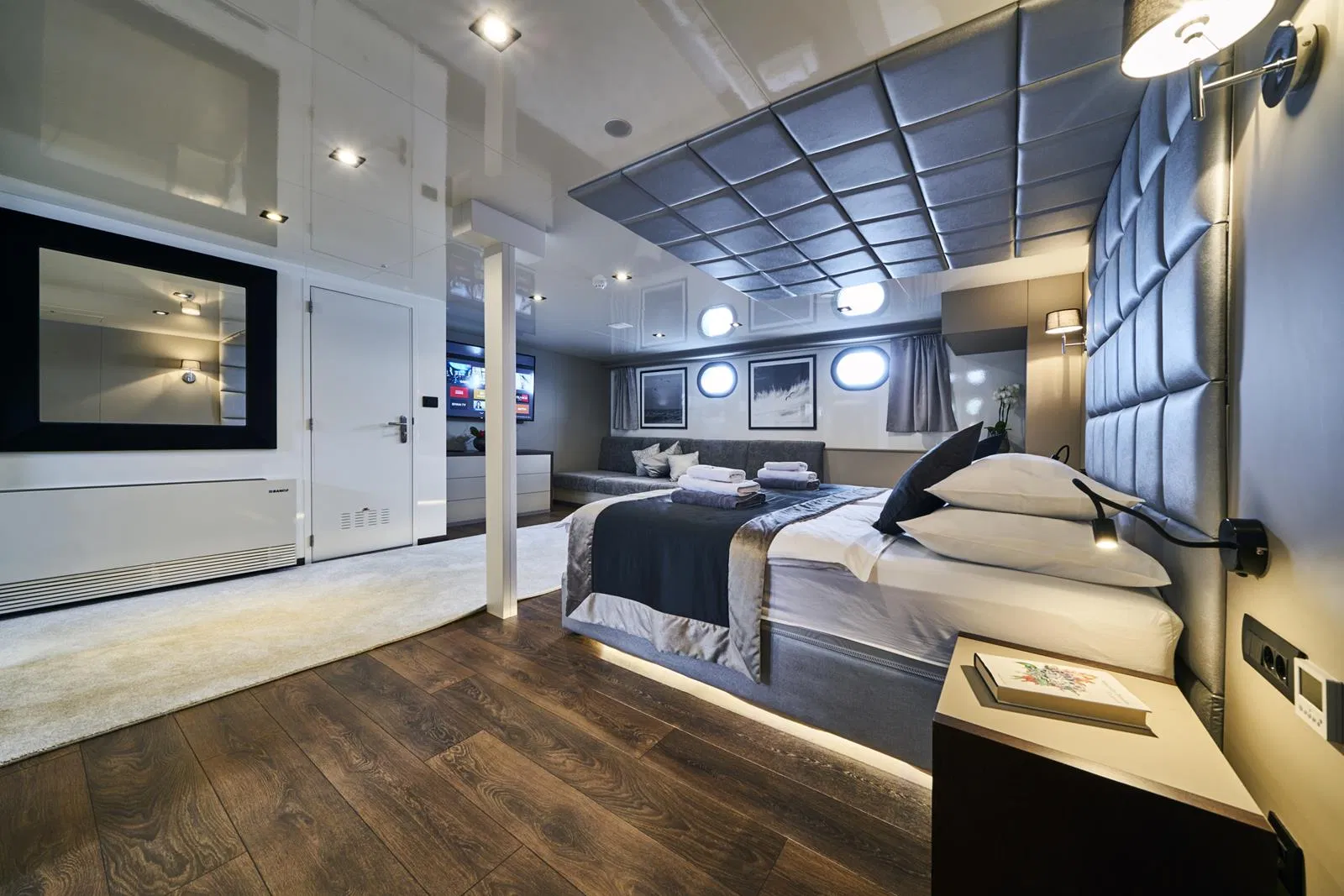 Custom Built 33 | Rara Avis