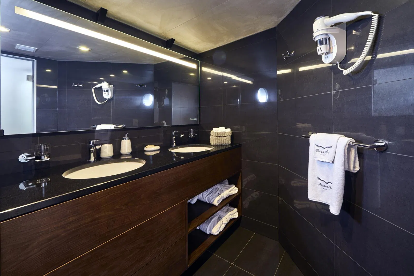 Custom Built 33 | Rara Avis