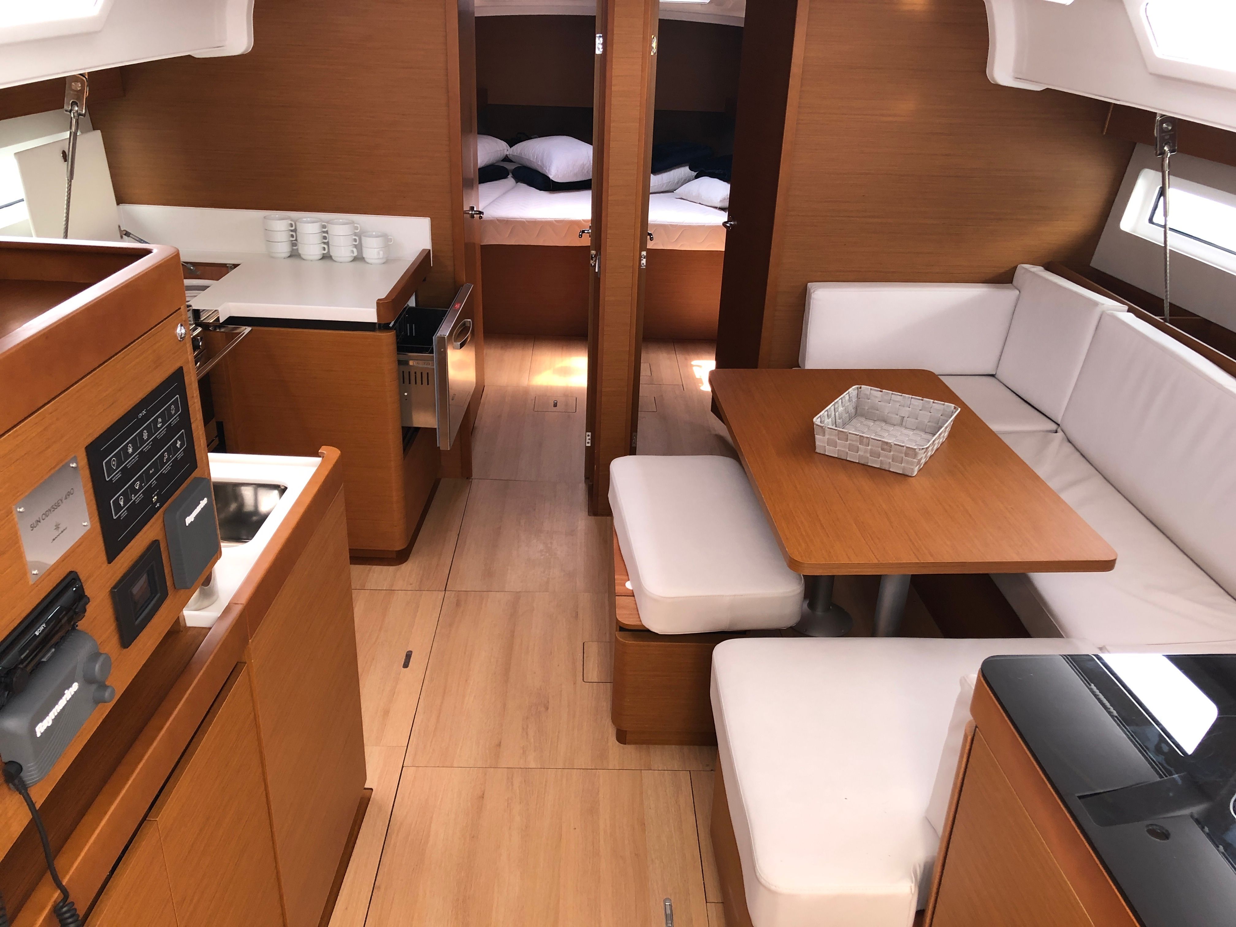 Jeanneau Sun Odyssey 490 | Frida
